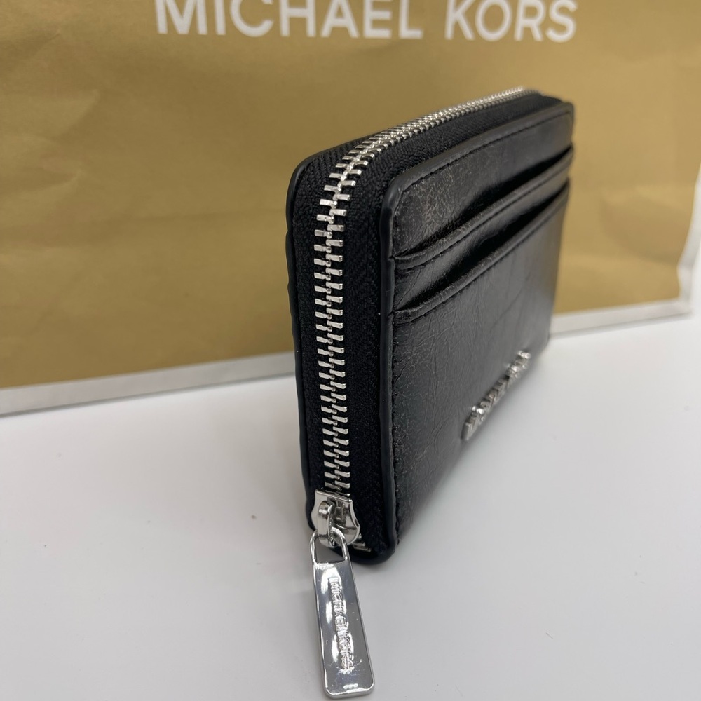 MICHAEL KORS Jet Set Medium Distressed Zip Around Card Case
Black 
NWT - Picture 13 of 16
